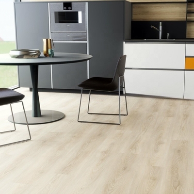 4mm 5mm PVC Wooden Material Plank Floor with Waterproof and Anti-slip Spc Rigid Core