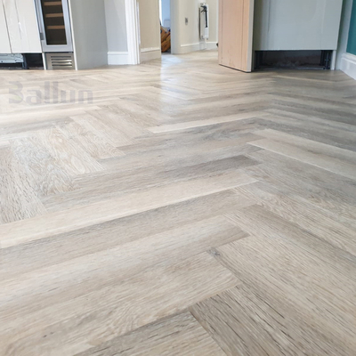 Customized Thickness 2-8mm Waterproof SPC Herringbone Flooring for Luxury Vinyl Plank