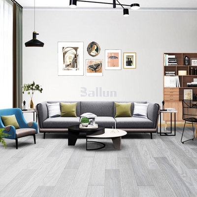 Waterproof and Wear Resistant SPC Flooring in Gray Wood Veneer with Click Lock System