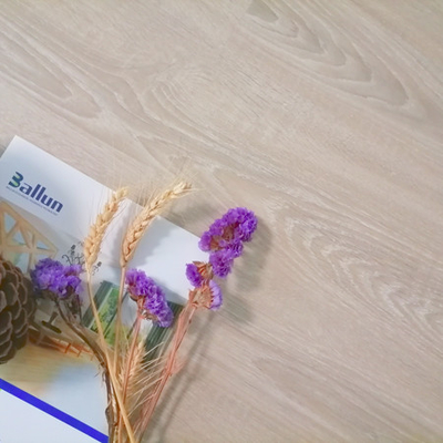 UV Cured Coating SPC Flooring with Modern Wood Texture Design and Solid Core Material