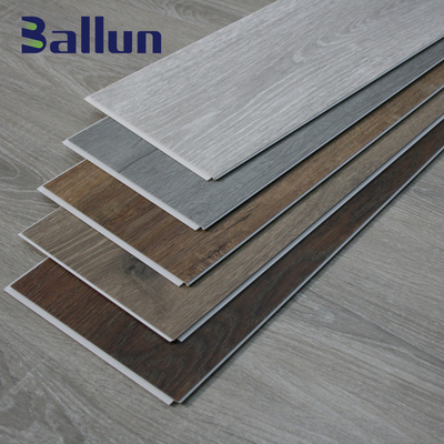 SPC Plank Flooring with PVC/Calcium Carbonate Raw Material Customizable Wear Layer